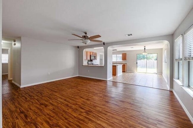 Photo - 5717 Malarkey Rd