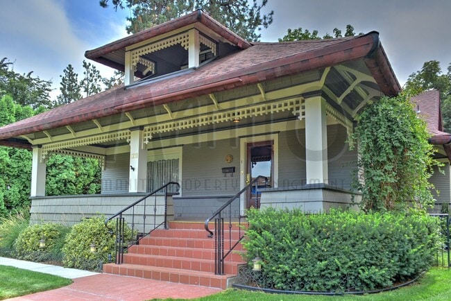 Photo - **COMING SOON** South Hill Swank