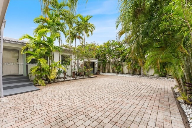 Photo - 1800 SW 21st St