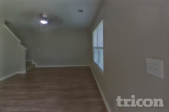 Photo - 513 Gentle Breeze Ln