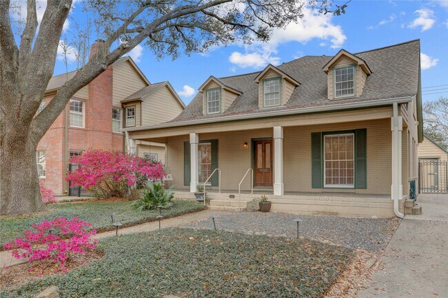 Photo - 2412 Nottingham St