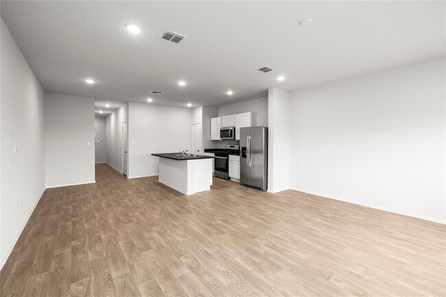 Photo - 116 Kendall Ln