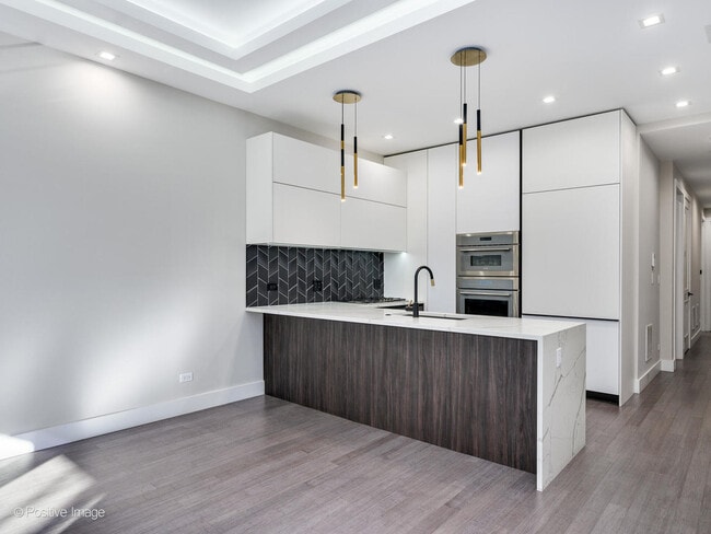 Photo - 1446 W Chestnut St Unit 2