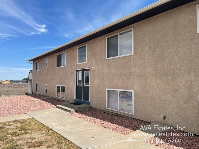 Building Photo - 743 E Laporte Dr Rental