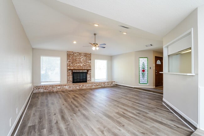 Photo - 13823 Swiss Hill Dr