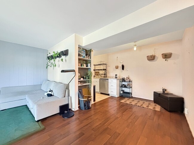 Photo - 5300 E Cherry Creek S Dr