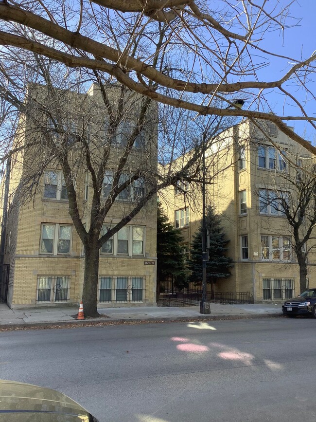 Building Photo - Rehabbed Portage Park One Bedroom Unit 4827 2A Rental