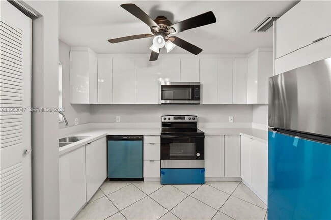 Photo - 745 NW 3rd Ct