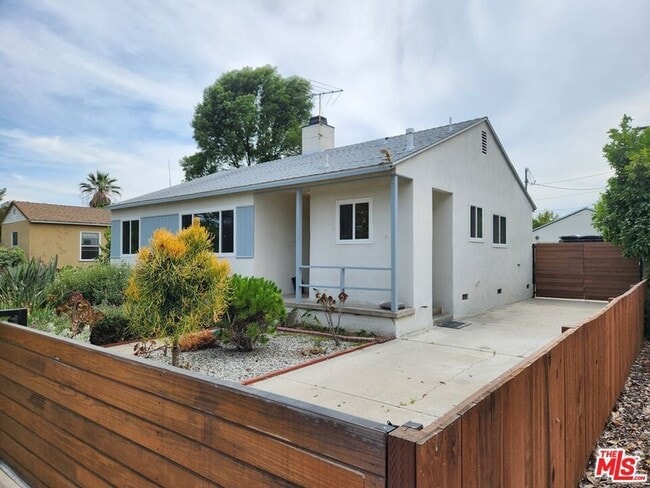 Building Photo - 6639 Chimineas Ave