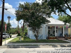 Photo - 203 Devine St