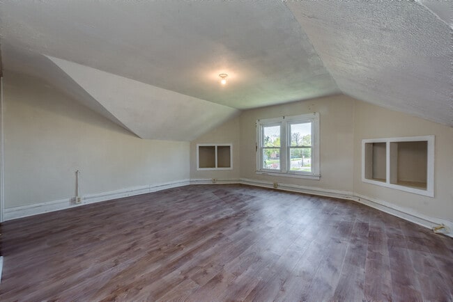 Photo - 691-693 Wyoming Avenue Unidad 3 Upper Right