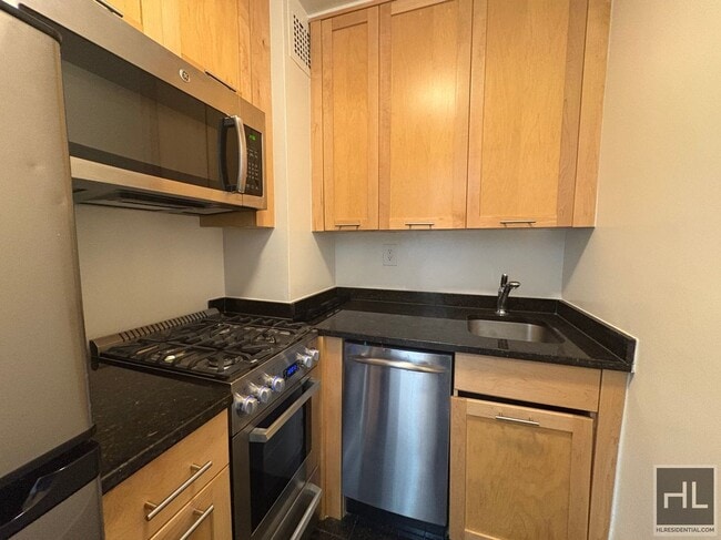 Photo - EAST 36 STREET Unit 6F