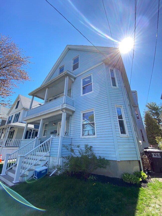 Building Photo - 38 Gorham St Rental