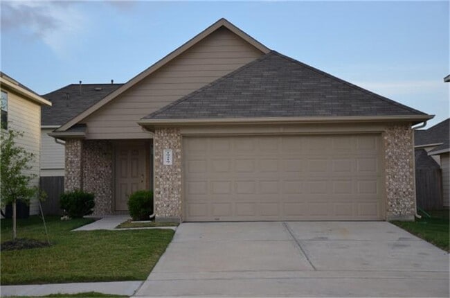 Building Photo - 19219 Lakota Dr