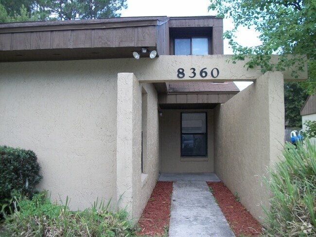 Building Photo - 2 bedroom 2 Bathroom close to NAS Jax Rental