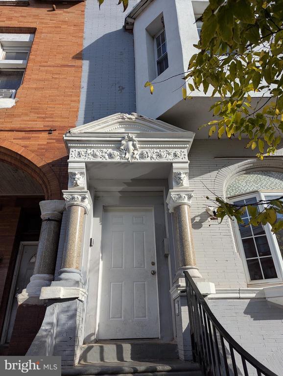 Photo - 1921 W Diamond St