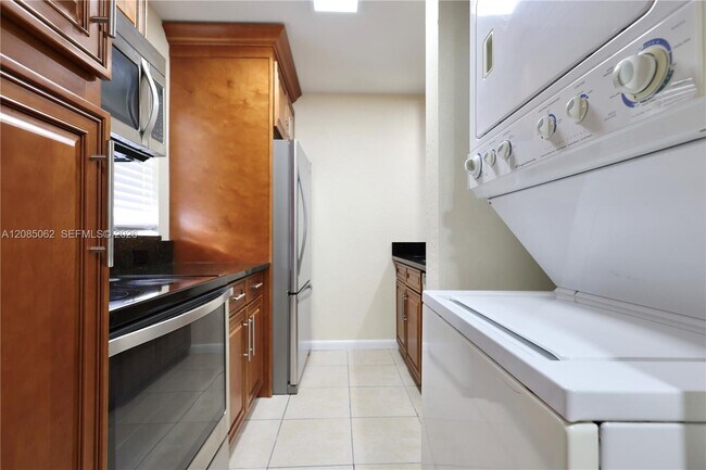 Photo - 909 Twin Lakes Dr Unit 3-F