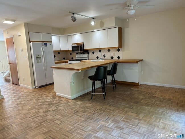 Photo - 330 Merwin Ave Unit F4