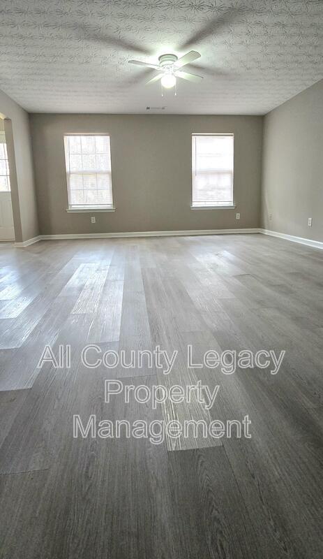 Photo - 10107 Clearview Dr NW