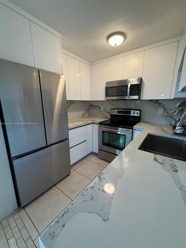 Photo - 9350 Fontainebleau Blvd Unidad 401