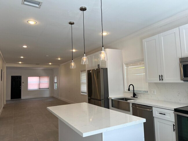Photo - 45 NE 50th St