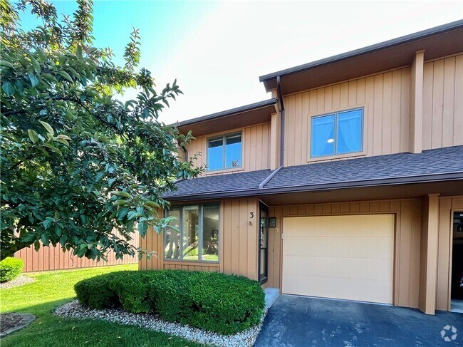 Building Photo - 3 Treetop Dr Rental