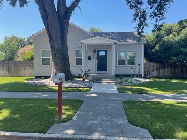 Building Photo - Modern Ease Meets Everyday Comfort in This Colusa Solar Home