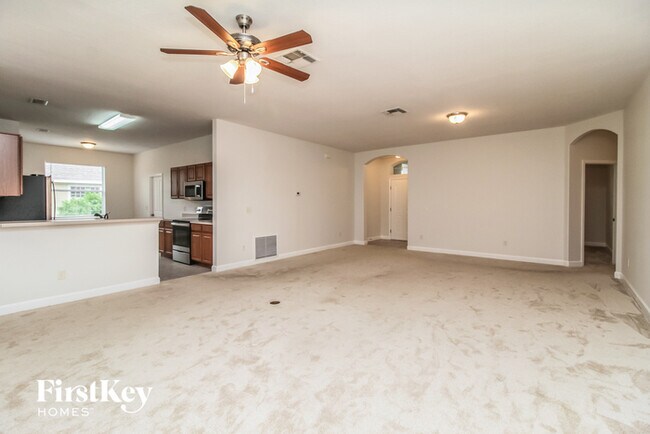 Photo - 1087 Golf Point Loop