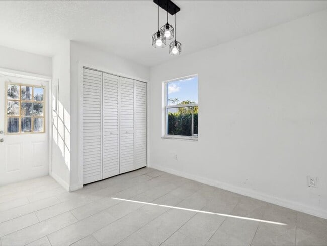 Photo - 16200 Dublin Cir
