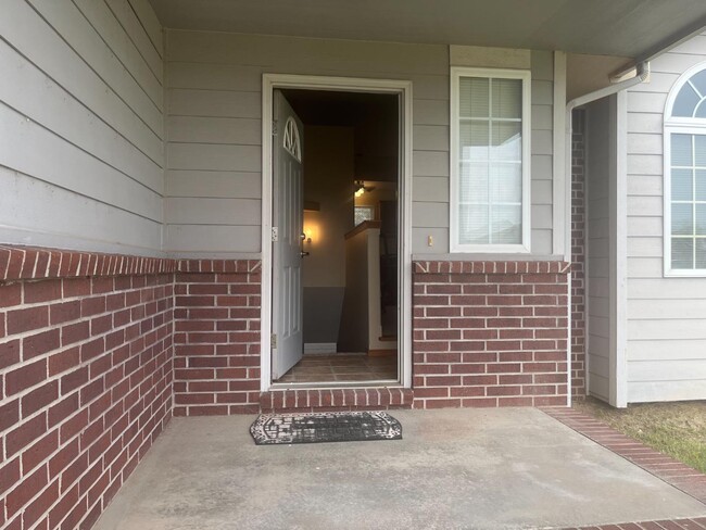 5402 S Victoria Ct