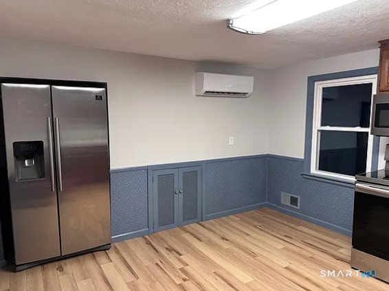 Photo - 81 Middlefield St