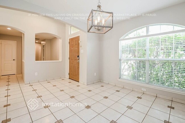 2002 Sumac Dr