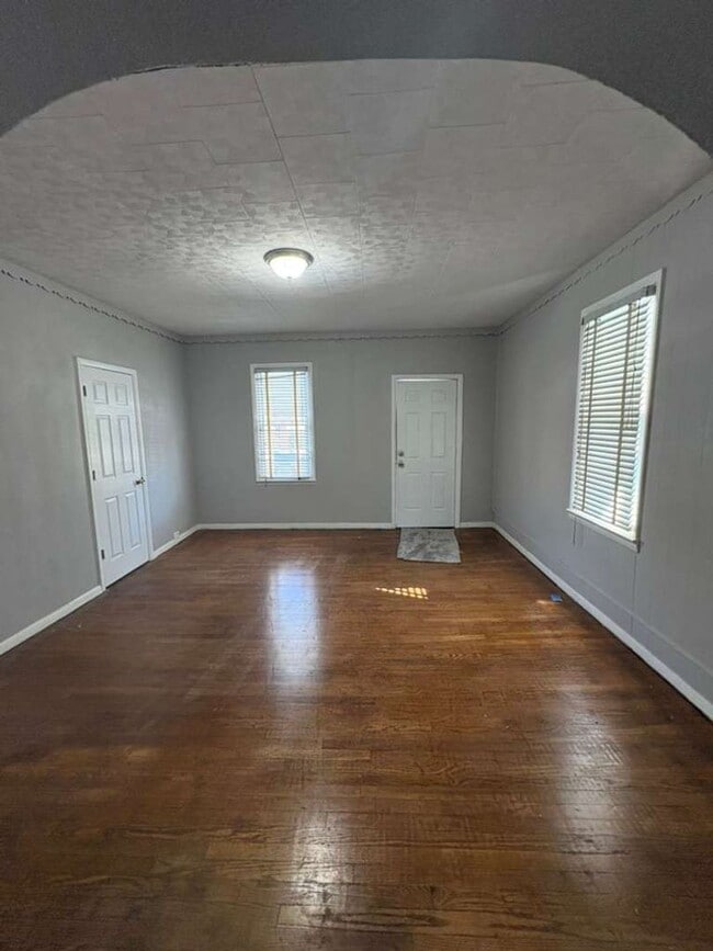 Photo - 3666 E 57th St