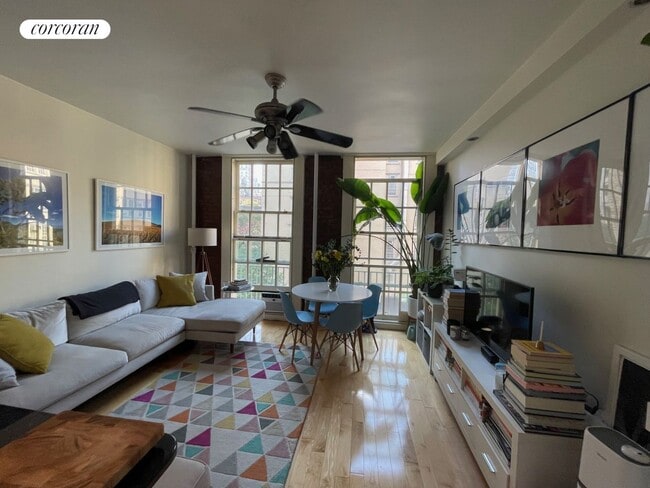 Photo - 509 E 77th St