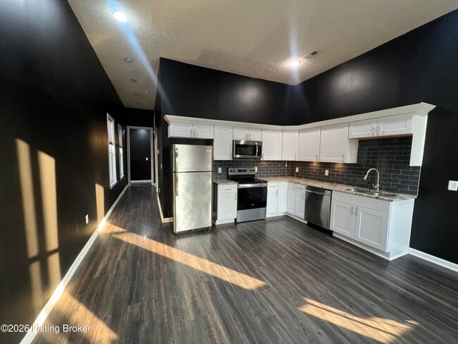 Photo - 1107 Logan St