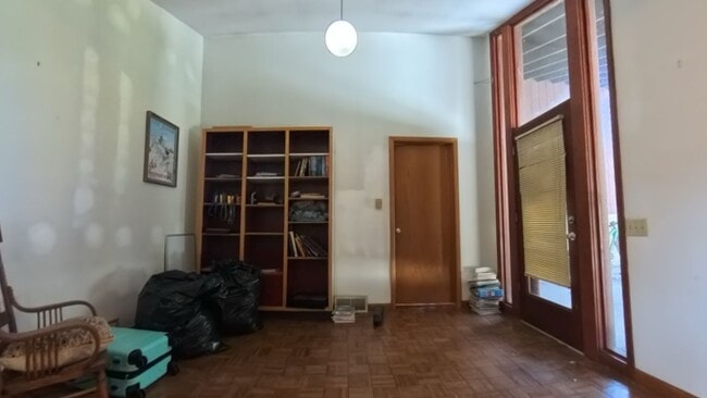 Photo - 3006 Waunona Way