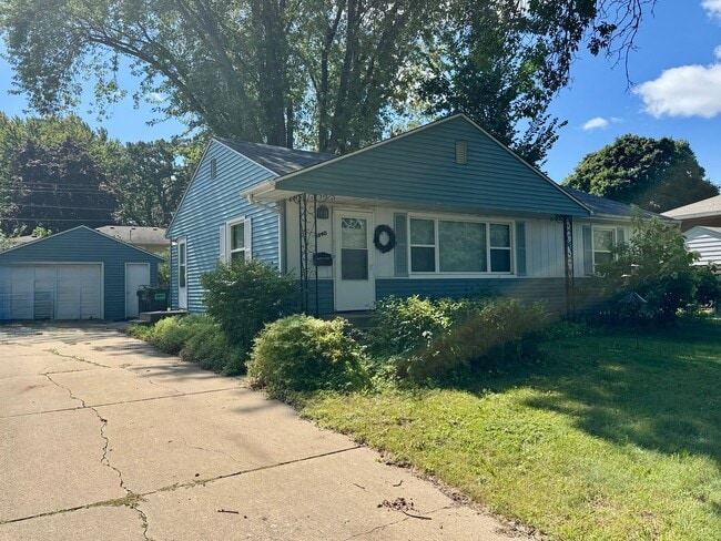 Building Photo - NW Rochester MN 3bedroom 2bath 2car detach... Rental