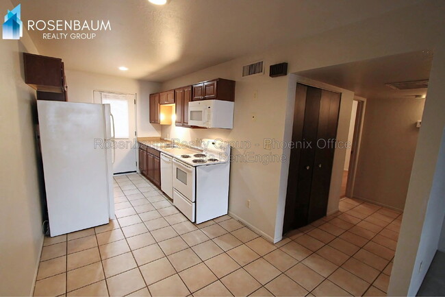 Photo - 1008 N Pueblo Dr
