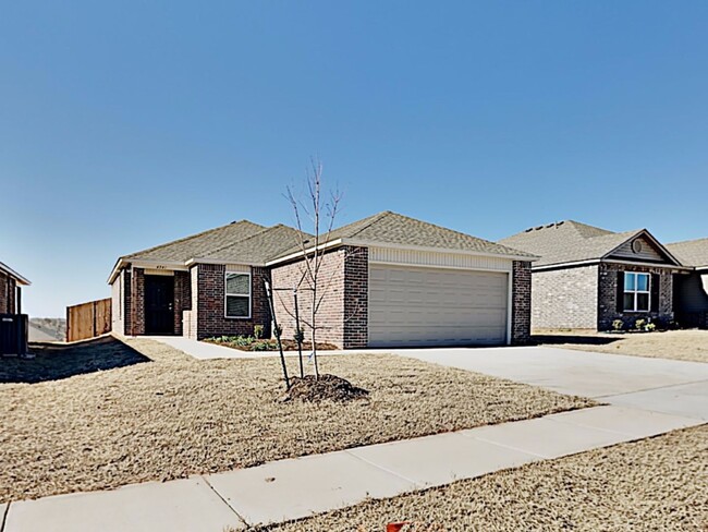 Very Nice 3 Bedroom 2 Bath Home in Mustang... - Very Nice 3 Bedroom 2 Bath Home in Mustang...