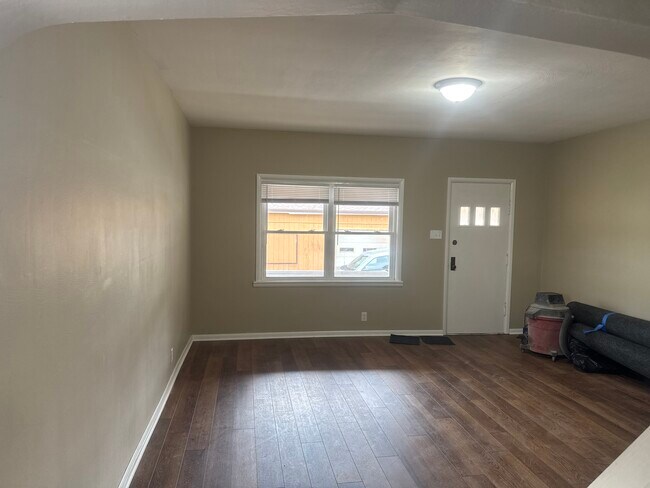 Photo - 54 Rebecca St