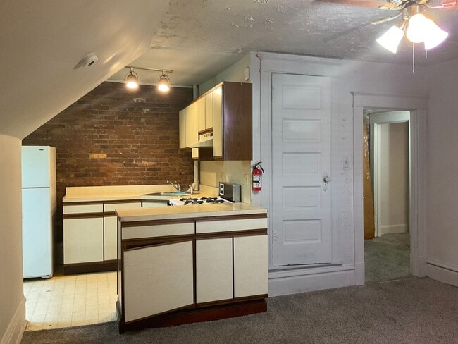 Photo - 215 Woodbine St Unit 215 WOODBINE ST- #3