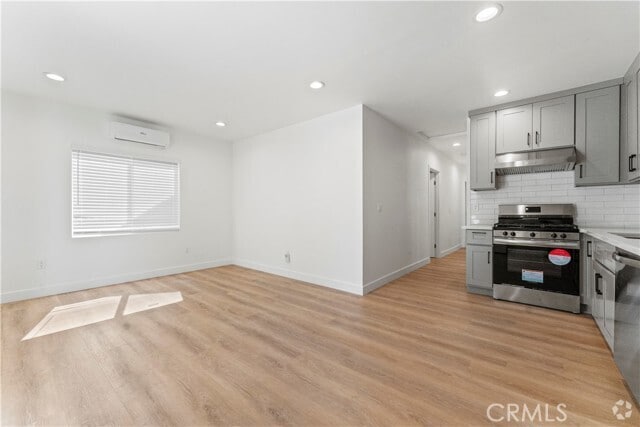 Building Photo - 114 E Alberta St Rental
