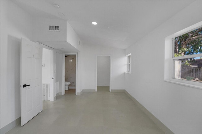 Photo - 812 NE 4th Ave