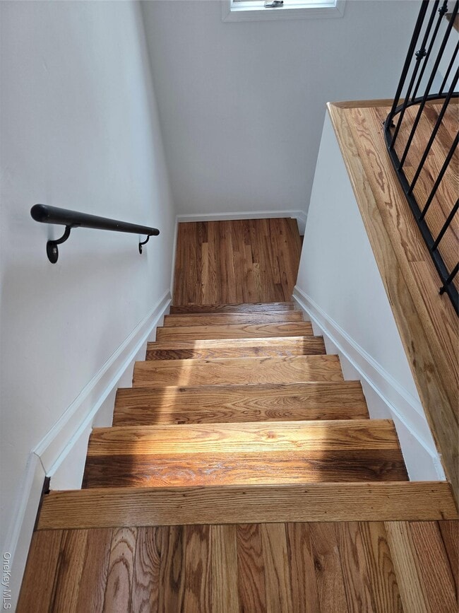 Building Photo - 25 Johnson Pl