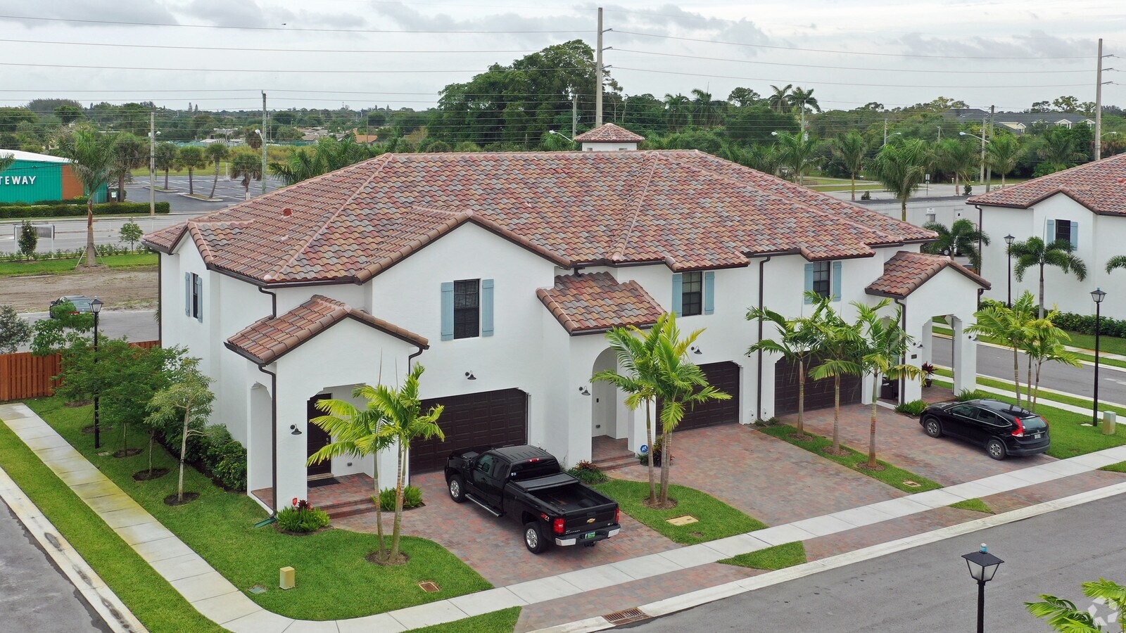 Photo - Santa Catalina Apartments