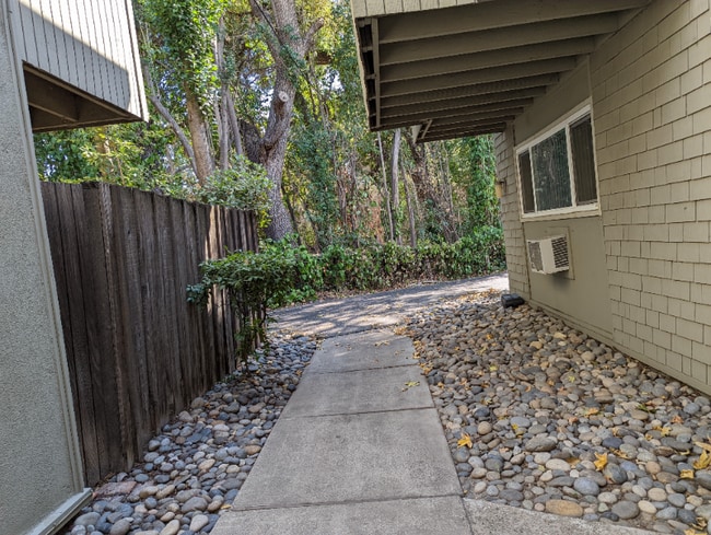 Photo - 1044 Rivara Rd