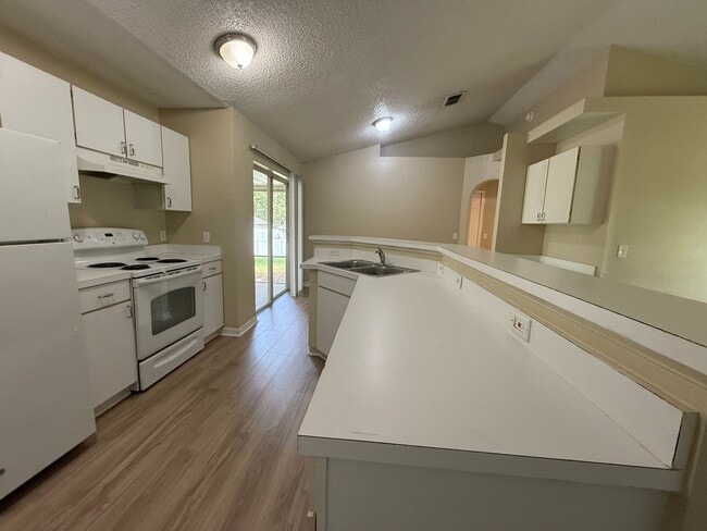 Photo - Prime Deltona Neighborhood