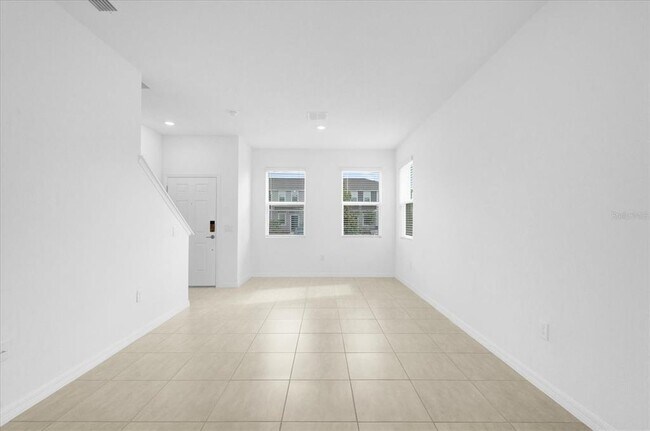 Photo - 3371 Composition St