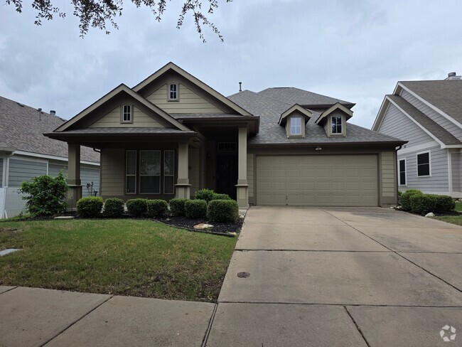 Building Photo - Heritage Craftsman Rental!