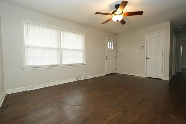 Photo - 4033 Fieldcrest Rd